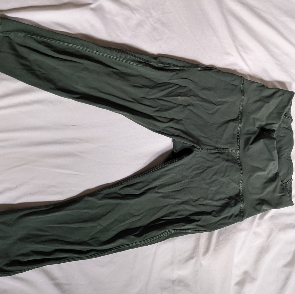Lululemon running crops